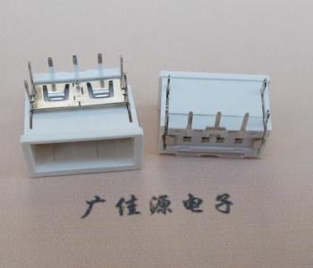 珠海USB接口2.0连接器.3p端子加护套防尘母座